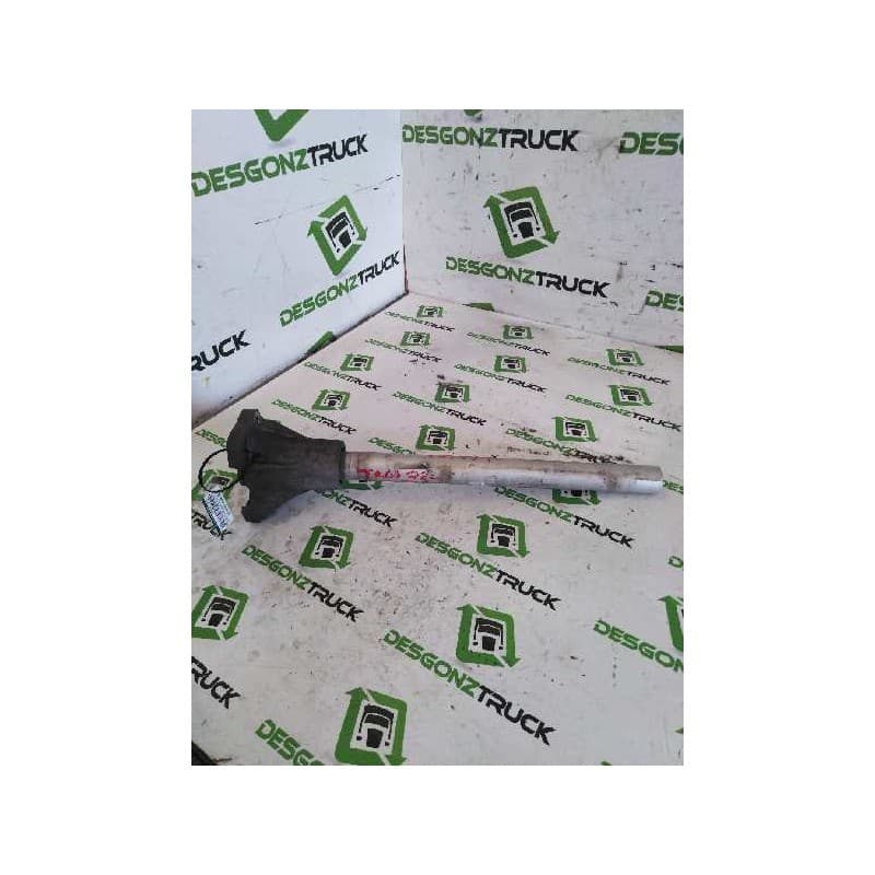 Recambio de soporte guardabarros trasero para renault premium lander 10.8 diesel referencia OEM IAM IZQUIERDO DELANTERO - Blanco