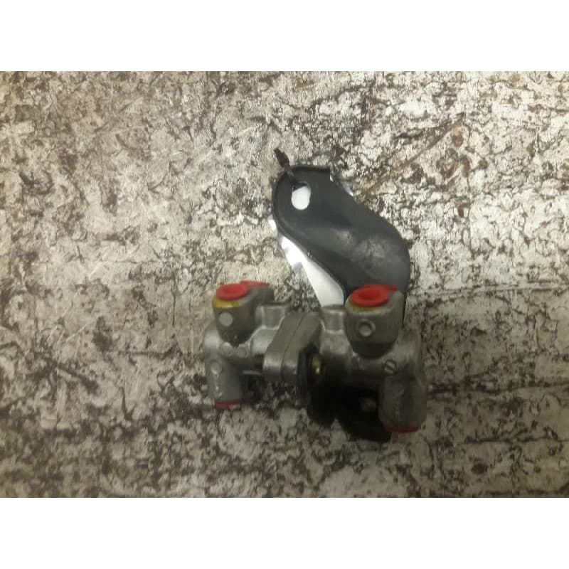 Recambio de repartidor de freno para honda accord (cb/cc) 2.0 cat referencia OEM IAM L21 3030 - Blanco