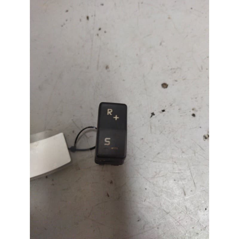 Recambio de interruptor para renault midlum fg 190.08 e5 corto referencia OEM IAM 7420851305 - Blanco