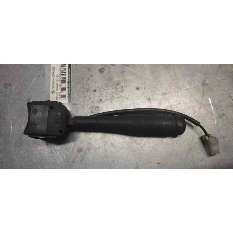 Recambio de mando intermitentes para nissan trade 100 chasis cabina referencia OEM IAM
