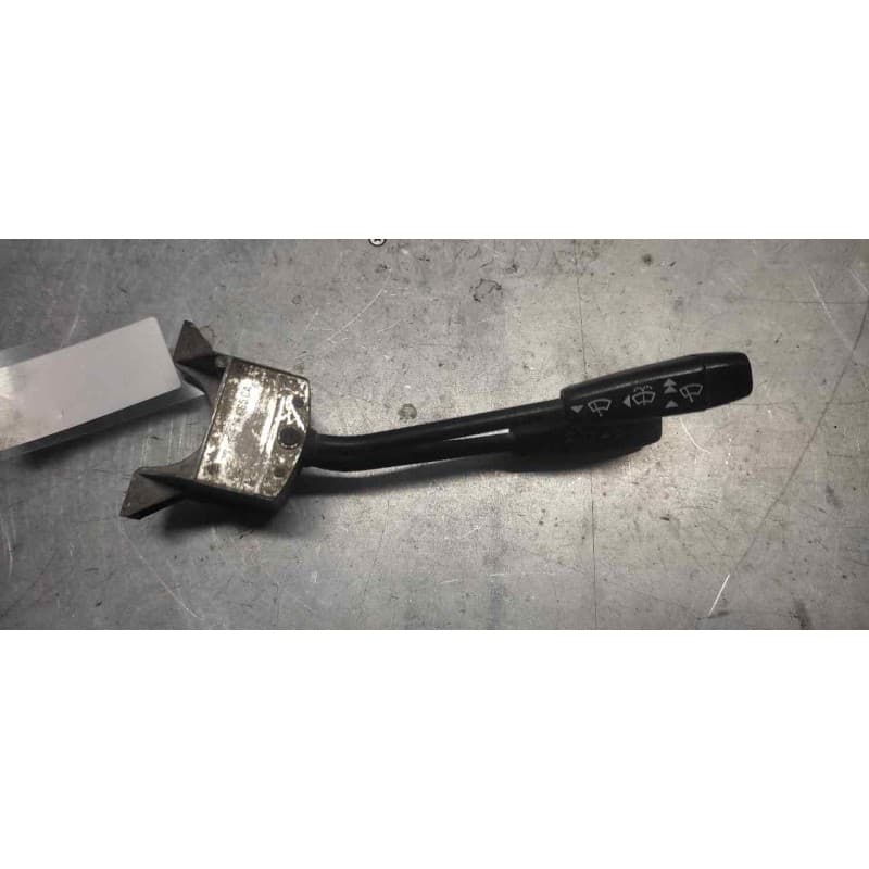Recambio de mando multifuncion para ford fiesta berl./express festival / cl referencia OEM IAM 77FG11K665CA