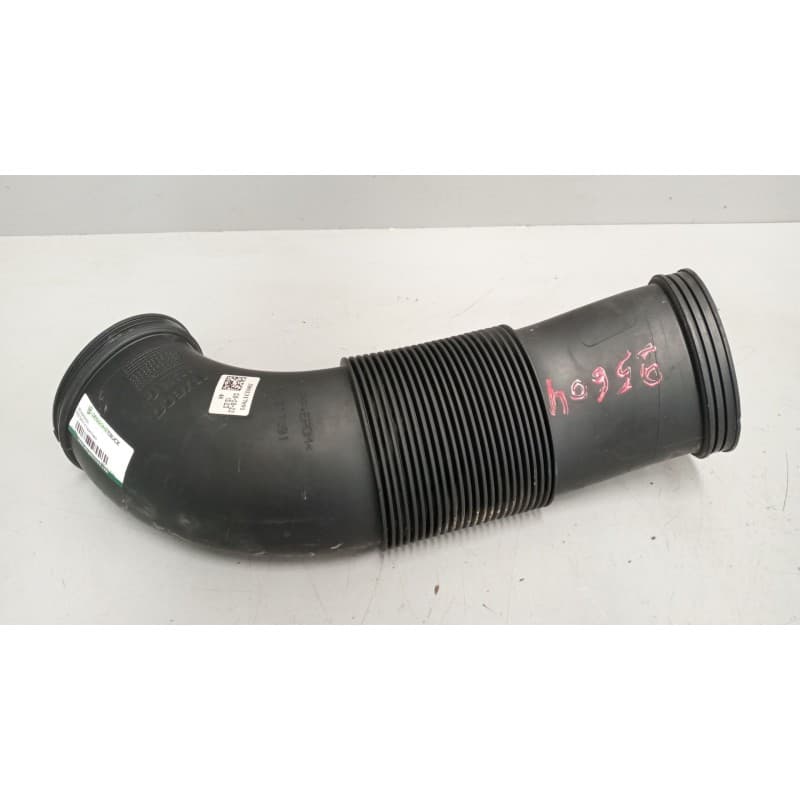 Recambio de tubo admision para iveco daily vi caja/chasis 35s16, 35c16, 40c16, 50c16, 60c16, 65c16, 70c16 referencia OEM IAM 580 - Blanco
