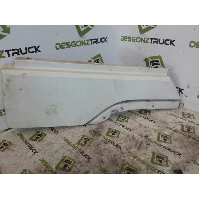 Recambio de moldura trasera cabina para volvo trucks fh 12 fh 12.460 (460cv) referencia OEM IAM 3175930 PARTE DERECHA - Blanco