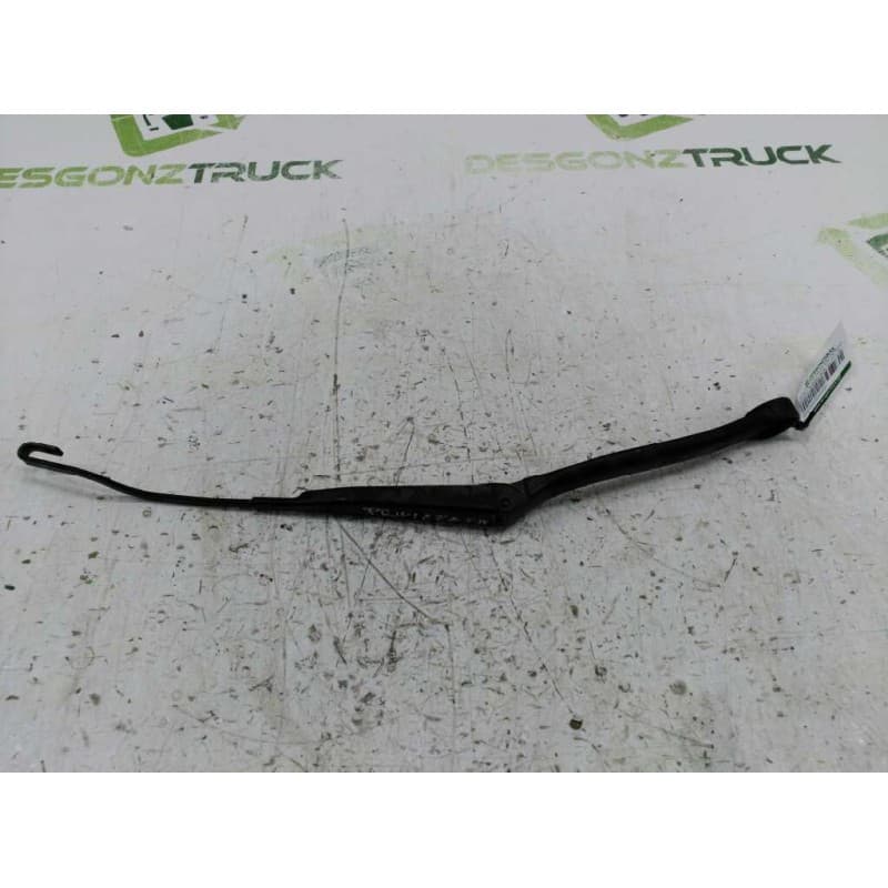 Recambio de brazo limpia delantero derecho para nissan primera berlina (p11) gx referencia OEM IAM