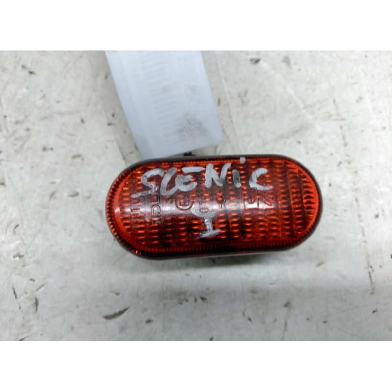 Recambio de piloto lateral izquierdo para renault scenic (ja..) 1.4 16v fairway referencia OEM IAM 7700822136