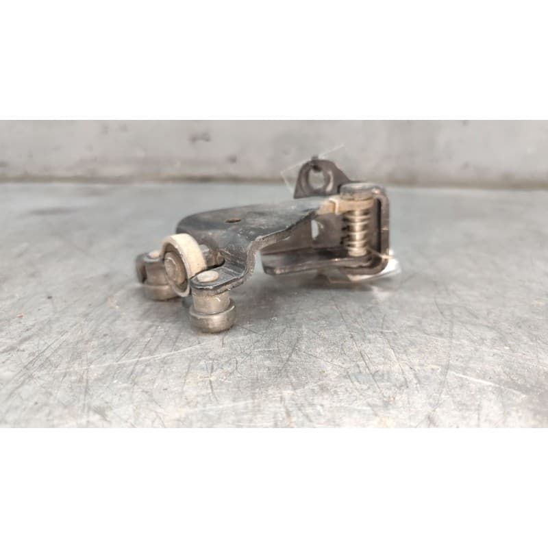 Recambio de bisagra puerta corredera para fiat doblo cargo (223) 1.9 jtd furg. referencia OEM IAM CENTRAL DERECHA - Blanco