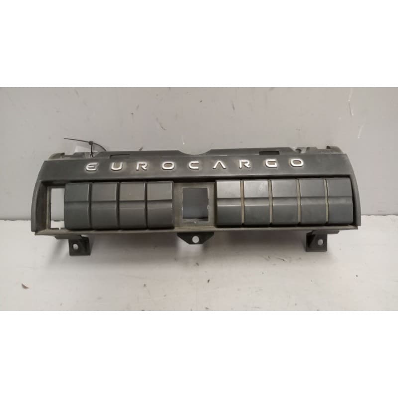 Recambio de guarnecidos cuadro de instrumentos para iveco eurocargo 05.03 5.9 diesel referencia OEM IAM 504236657 - Blanco