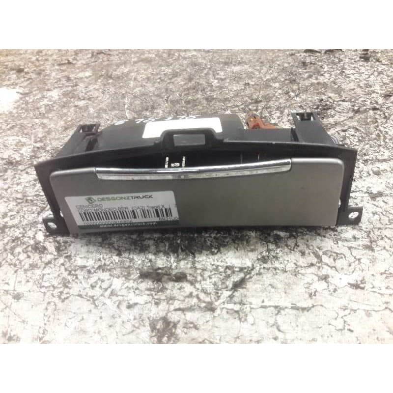 Recambio de cenicero para ford mondeo ber. (ca2) trend x referencia OEM IAM 6M21U04788AE 6M21U04788A - Gris