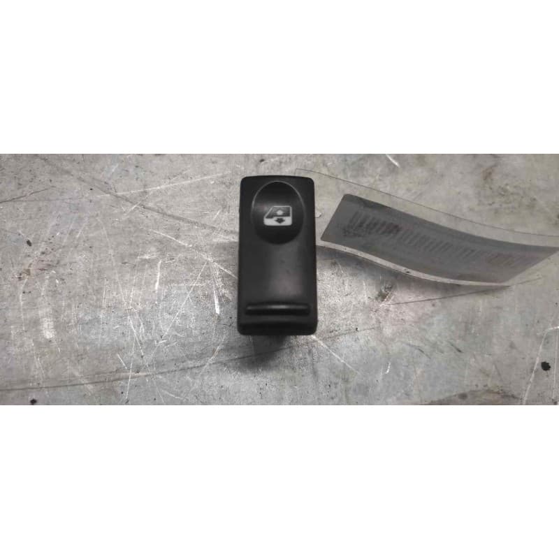 Recambio de mando elevalunas delantero derecho para renault master combi desde '98 l1h1 batalla 3078 6 - plazas referencia OEM - Blanco
