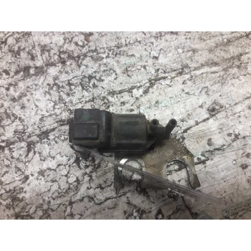 Recambio de valvula de vacio para mitsubishi l 200 (k6/7) referencia OEM IAM K5T49575 2 PINS - Azul