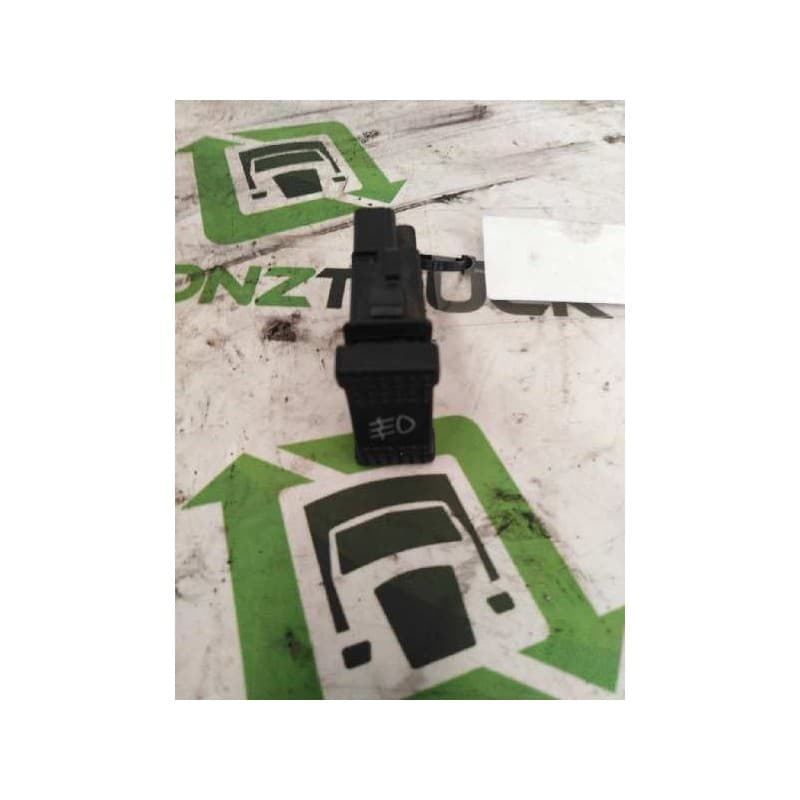 Recambio de boton antiniebla para iveco daily pr einzelkabine 70 c... radstand 3450 referencia OEM IAM 69500503 - Blanco