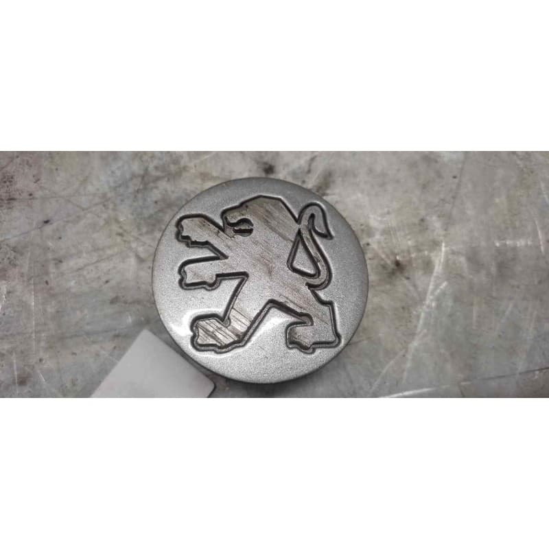 Recambio de tapacubos para peugeot 206 berlina referencia OEM IAM 9629668077