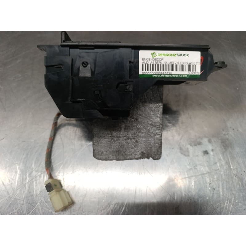 Recambio de encendedor para audi a4 berlina (8e) 2.5 tdi quattro (132kw) referencia OEM IAM 8E0863284E - Negro
