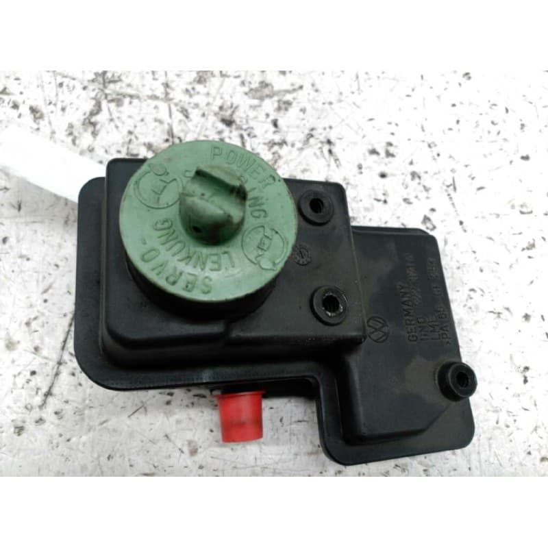 Recambio de deposito de direccion para volkswagen polo berlina (6n1) air referencia OEM IAM 6N0422371A - Blanco