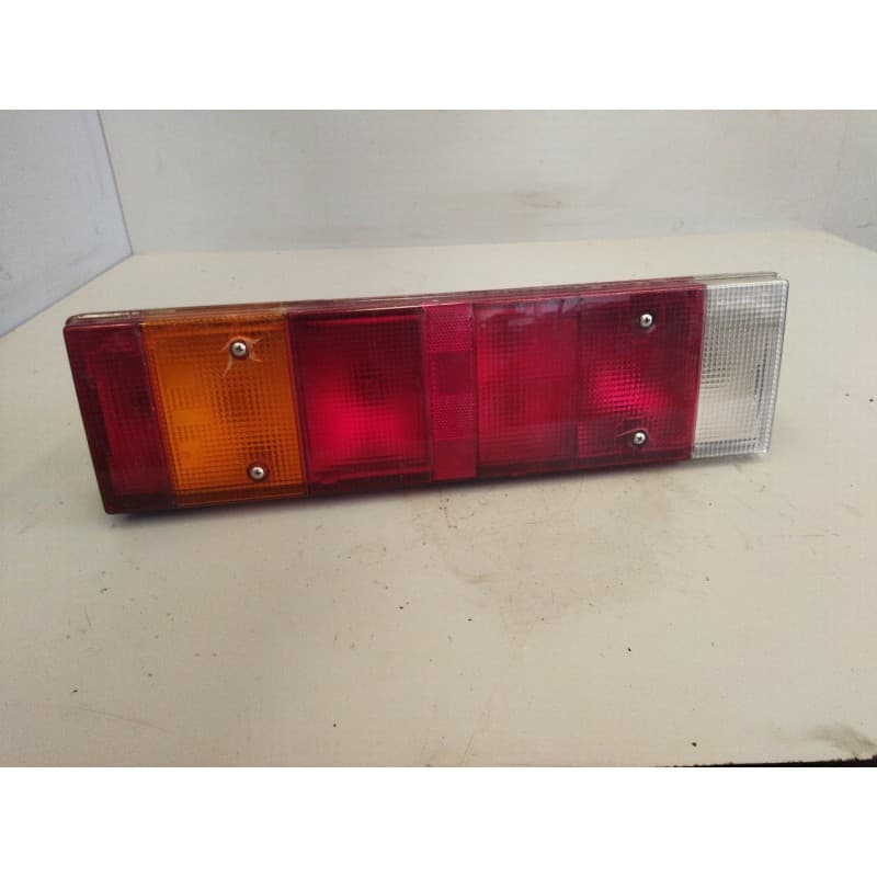 Recambio de piloto trasero derecho para man tg - a 18.410 fg / bb (e3/e4) xl referencia OEM IAM PILOTO UNIVERSAL CAMION