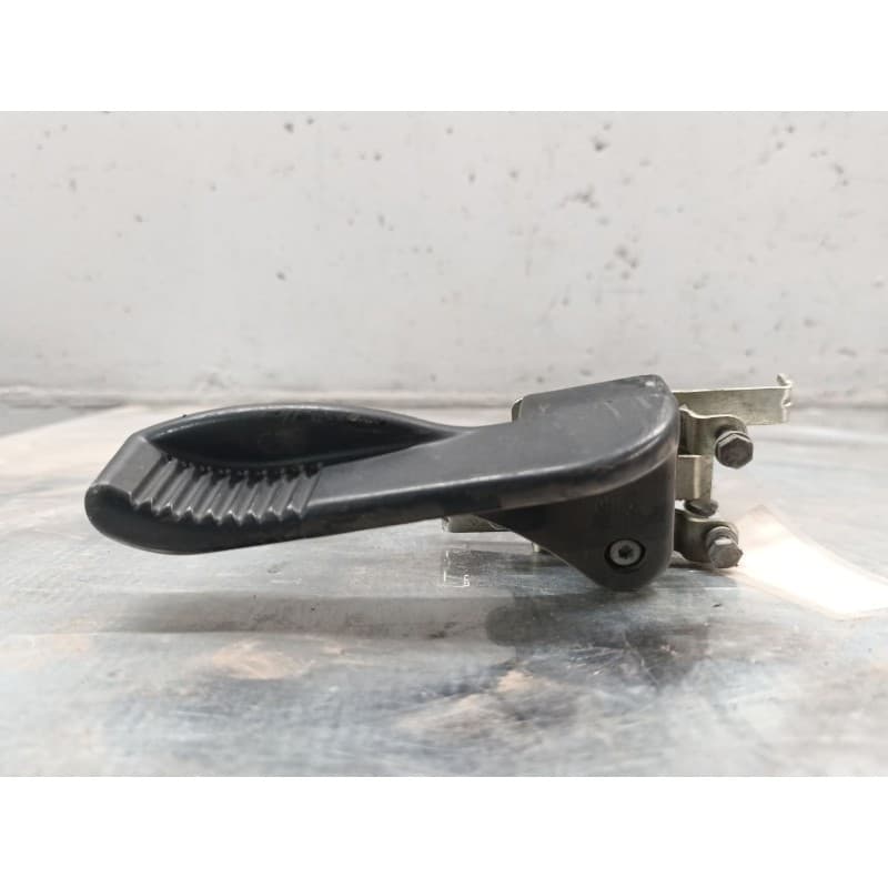 Recambio de maneta interior puerta carga para iveco daily config. paquetería cabina simple 35s... batalla 3750 referencia OEM IA - Blanco