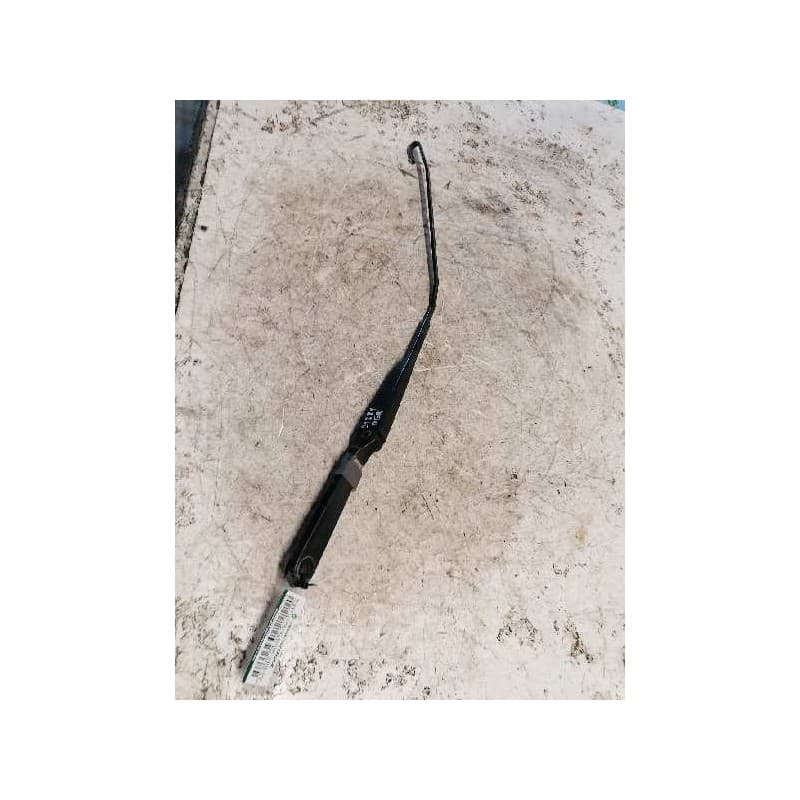 Recambio de brazo limpia delantero derecho para iveco daily config. paquetería cabina simple 35s... batalla 3750 referencia OEM - Blanco