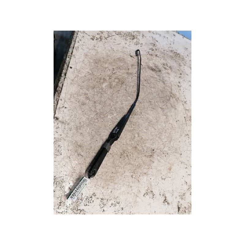 Recambio de brazo limpia delantero izquierdo para iveco daily config. paquetería cabina simple 35s... batalla 3750 referencia OE - Blanco