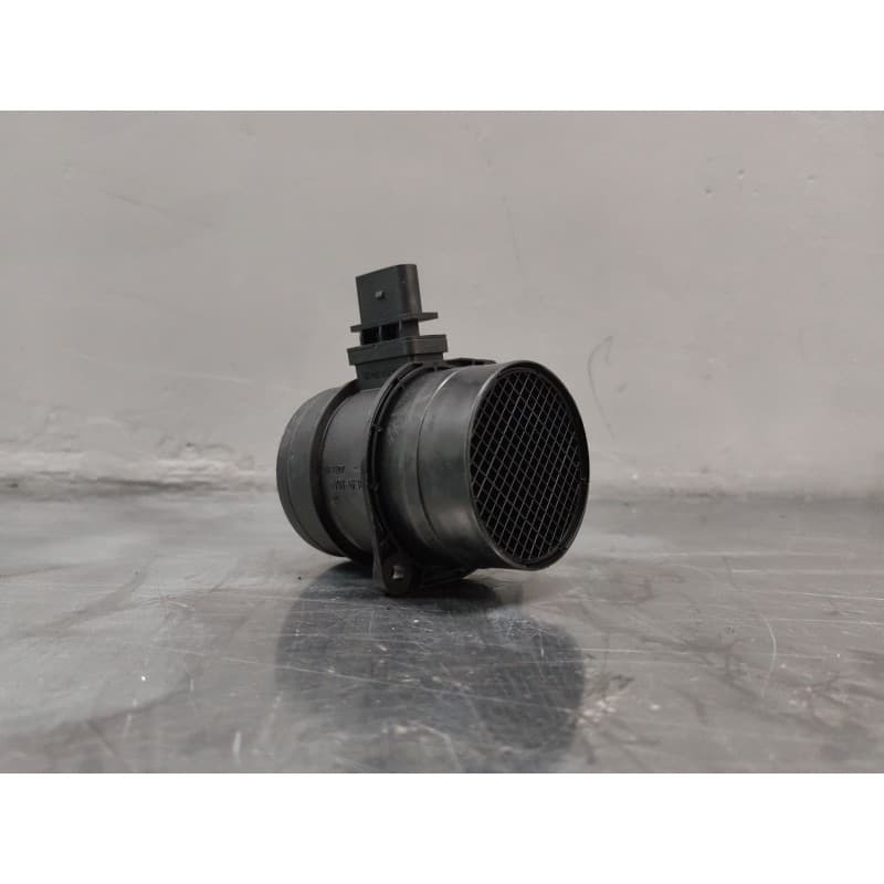 Recambio de caudalimetro para audi a4 ber. (b8) básico referencia OEM IAM 0281002735 - Blanco