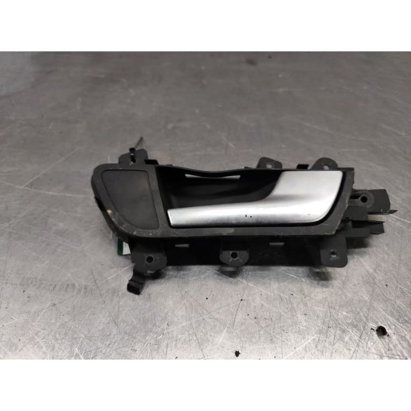 Recambio de maneta interior trasera derecha para audi a4 ber. (b8) básico referencia OEM IAM 8K0839020 - Blanco