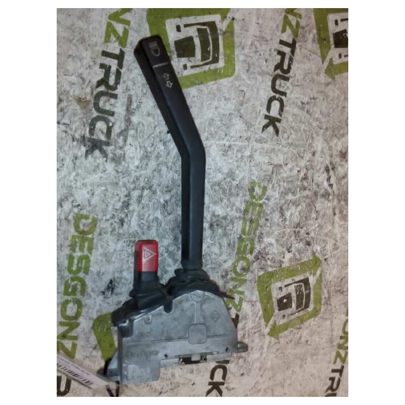 Recambio de mando intermitentes para volvo trucks fs 7 fs 720 es (220cv) referencia OEM IAM 6777130 202691 - Blanco