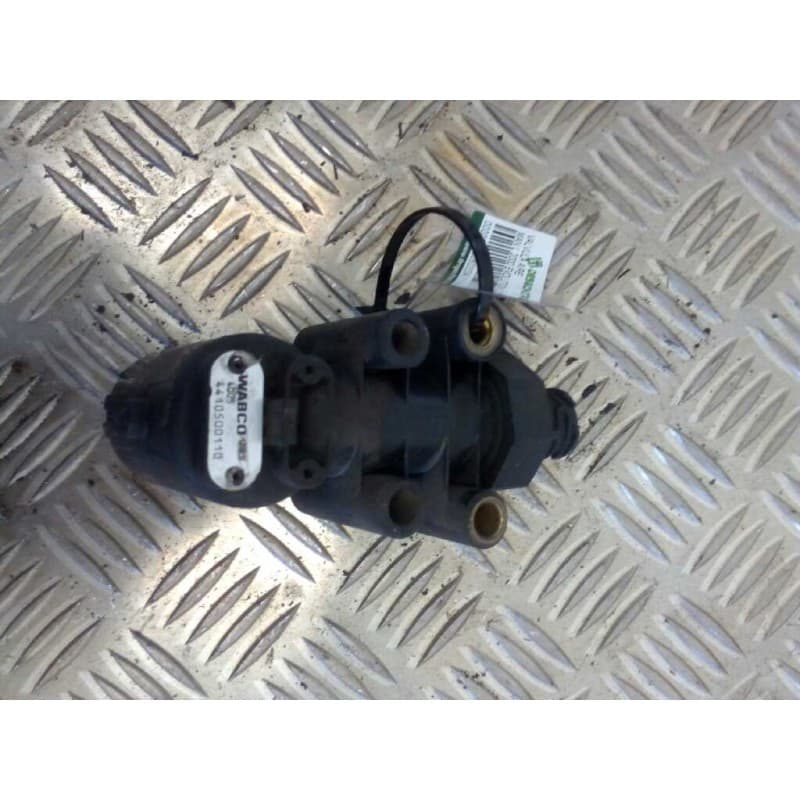 Recambio de valvula aire para man l 2000 evolution l 2000 fg llc m (largura mediana) referencia OEM IAM 4410500110 WABCO ELECTRO - Blanco