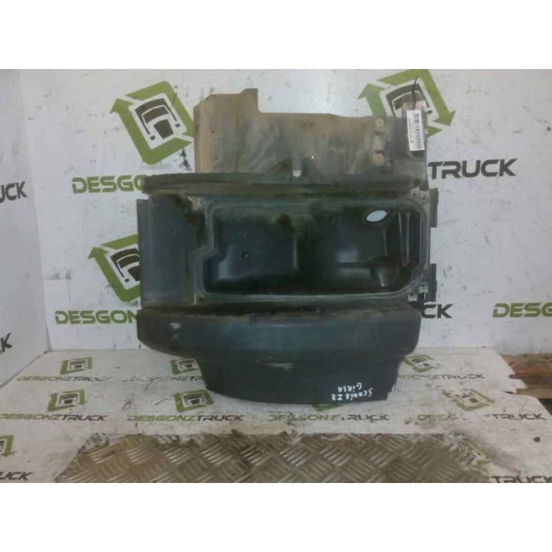 Recambio de soporte faro izquierdo para scania serie p/g/r (d-clase) fg p420 (6x2) corto cp 13 / 14 b referencia OEM IAM