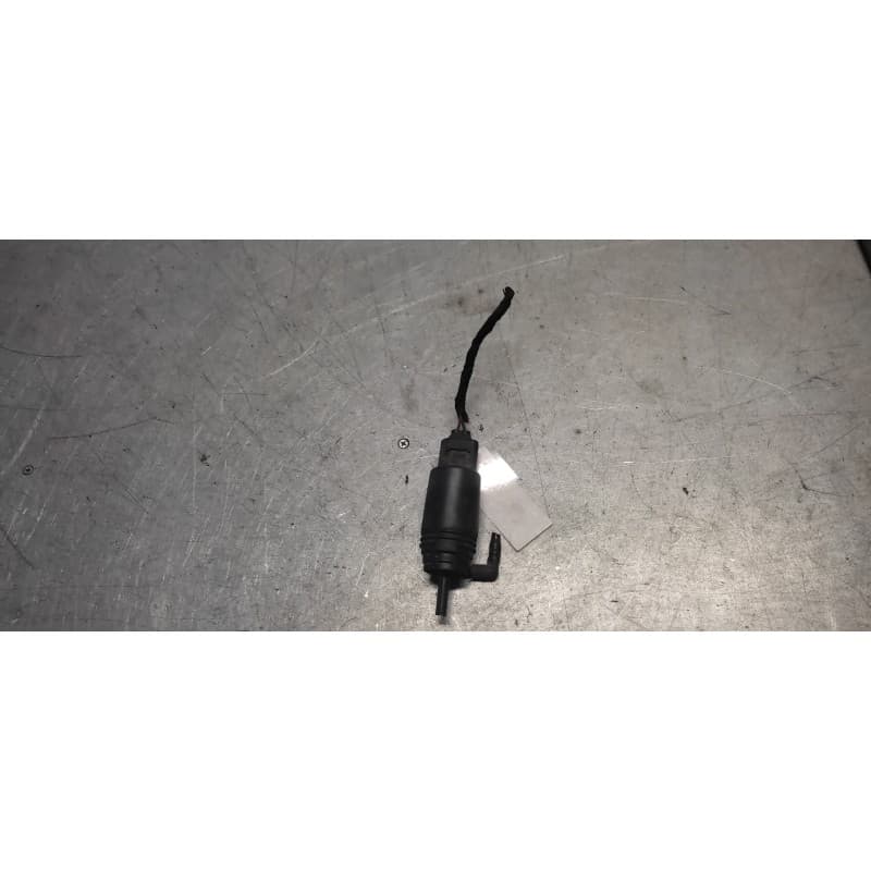 Recambio de bomba limpia para bmw serie 5 berlina (e39) 2.0 16v diesel cat referencia OEM IAM 67128377612 2 PINS