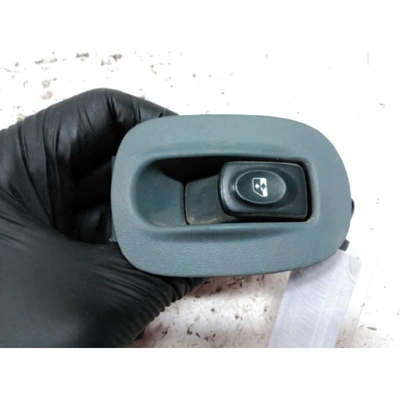 Recambio de mando elevalunas delantero derecho para renault megane i scenic (ja0) 1.9 d alize referencia OEM IAM