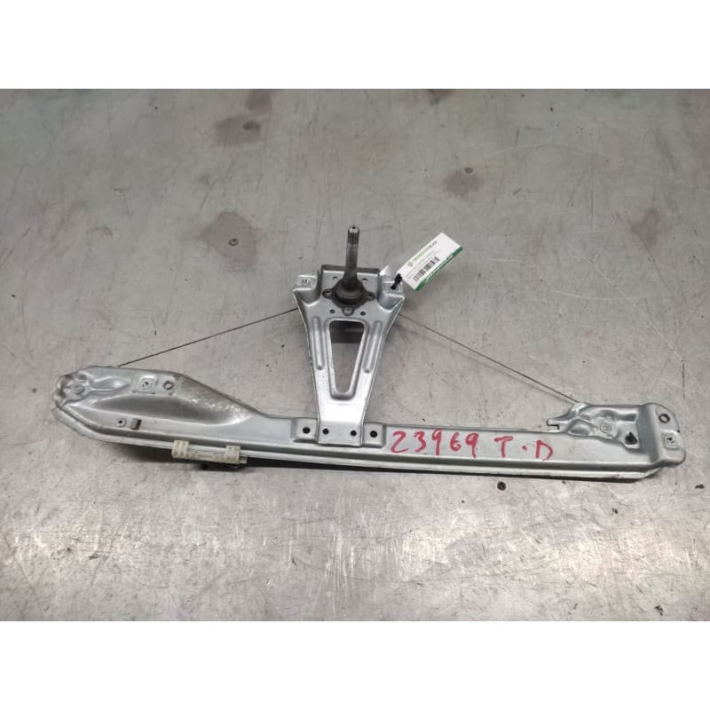 Recambio de elevalunas trasero derecho para renault clio iii grandtour (kr0/1_) 1.5 dci (kr0f) referencia OEM IAM 8200291155B - Negro