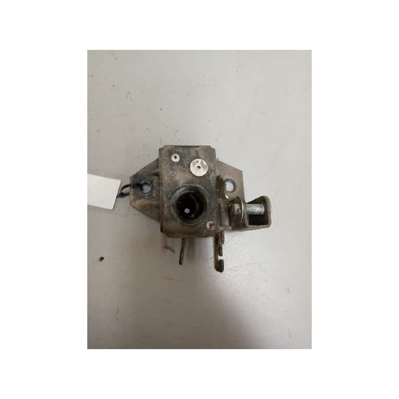 Recambio de cierre calandra para iveco stralis (ad/at) 7.8 diesel referencia OEM IAM 500398058 - Blanco