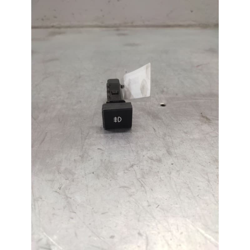Recambio de boton antiniebla para kia carens 2.0 crdi ex monovolumen referencia OEM IAM 6 PINS