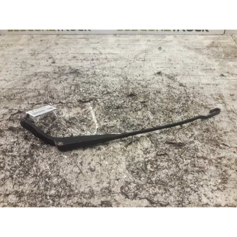 Recambio de brazo limpia delantero izquierdo para suzuki vitara se/sv (et) 1.9 td largo lujo referencia OEM IAM - Gris