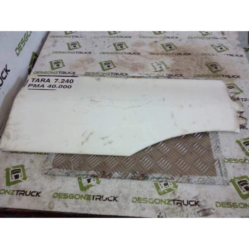 Recambio de moldura trasera cabina para man tg - a 18.460 fg / bb (e3/e4) l referencia OEM IAM 81615100412 PARTE DERECHA - Blanco