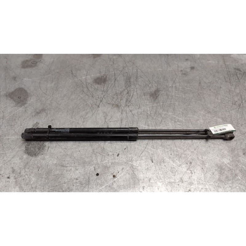Recambio de amortiguadores maletero / porton para skoda scala (nw1) 1.5 tsi referencia OEM IAM 657827551 - Gris