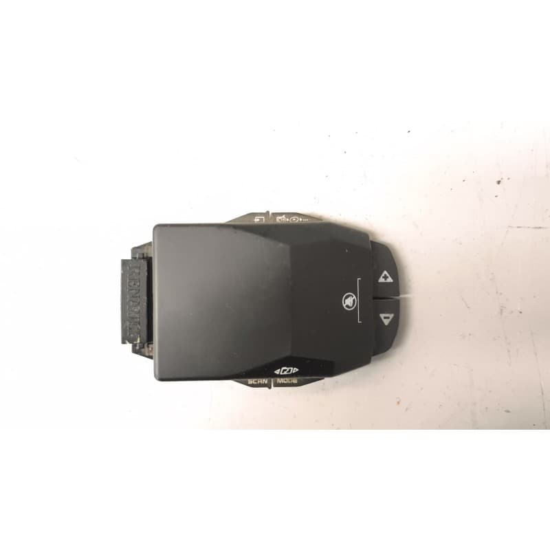 Recambio de mando radio para renault serie t 10.8 diesel referencia OEM IAM 7421708999 - Blanco