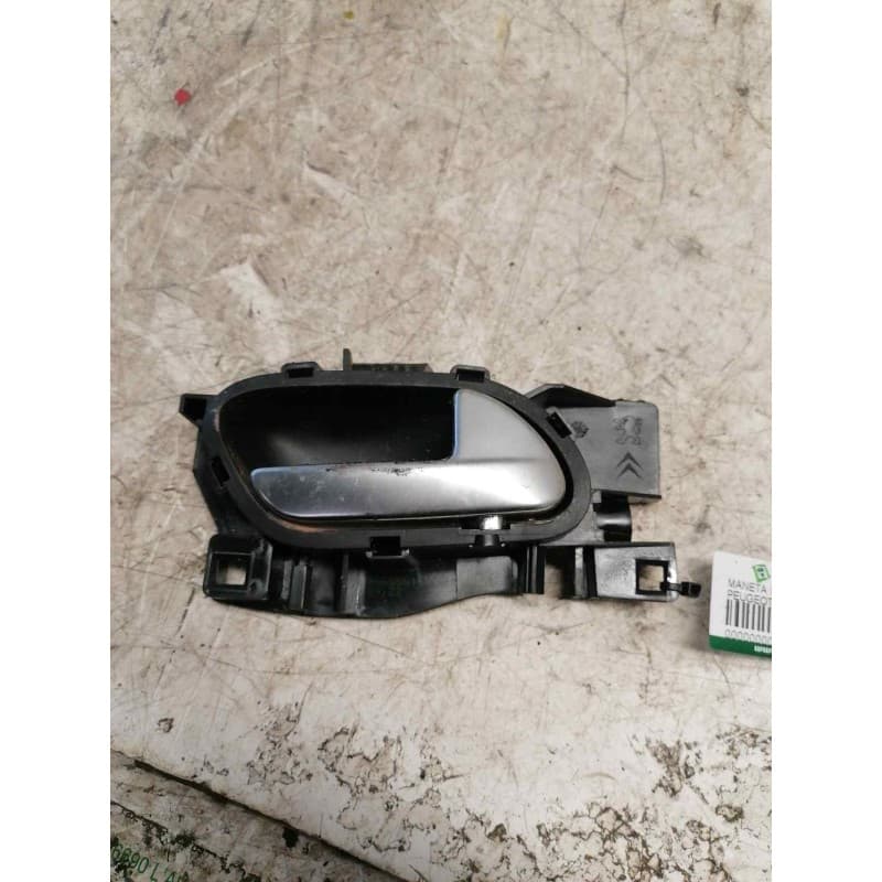Recambio de maneta interior delantera derecha para peugeot 208 style referencia OEM IAM 96555516