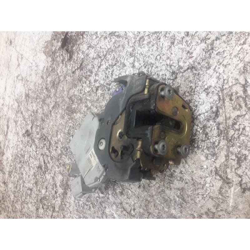 Recambio de cerradura puerta trasera derecha para nissan maxima qx (ca33) 3.0 elegance referencia OEM IAM 825523Y500 6 PINS