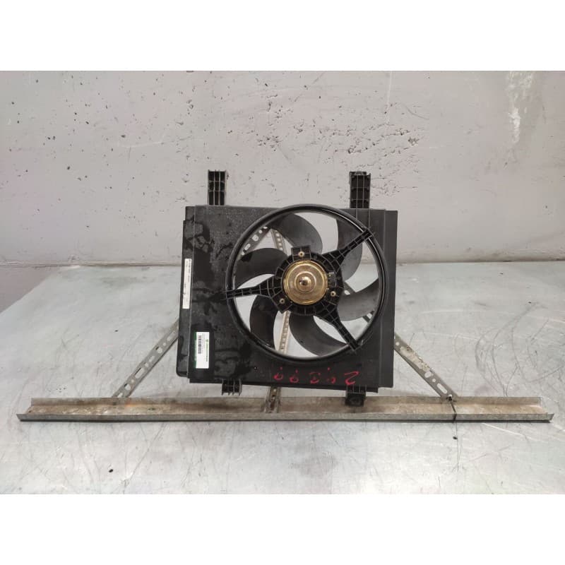Recambio de electroventilador para smart fortwo coupé (450) 0.7 (450.352, 450.332) referencia OEM IAM 0013196V002 - Negro