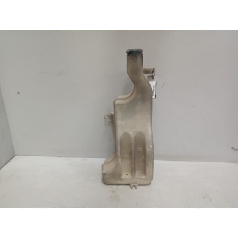 Recambio de deposito limpia para iveco daily combi bus referencia OEM IAM 500336393 - Blanco
