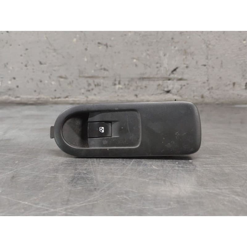 Recambio de mando elevalunas delantero derecho para renault scenic ii grand confort dynamique referencia OEM IAM 156013740 21986 - Plata