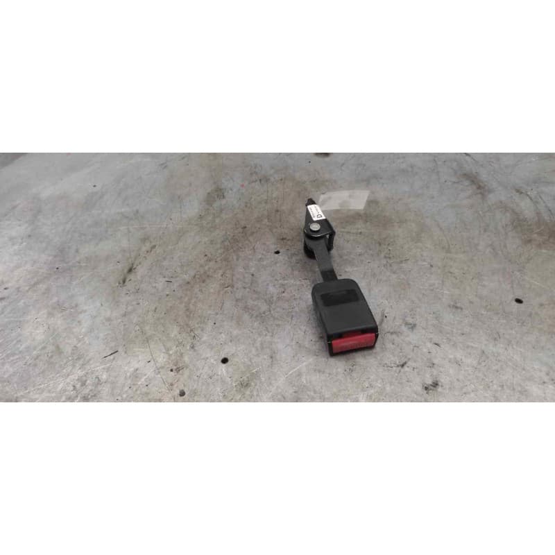 Recambio de enganche de cinturon trasero derecho para peugeot 307 cc (s1) 2.0 referencia OEM IAM 5045027