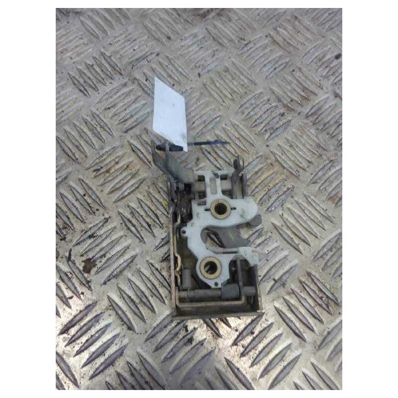 Recambio de cerradura puerta delantera derecha para renault 430 magnum e2 12.0 diesel referencia OEM IAM
