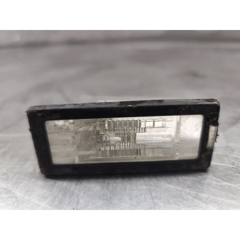 Recambio de piloto matricula para renault scenic ii grand confort dynamique referencia OEM IAM 8200013577F - Plata