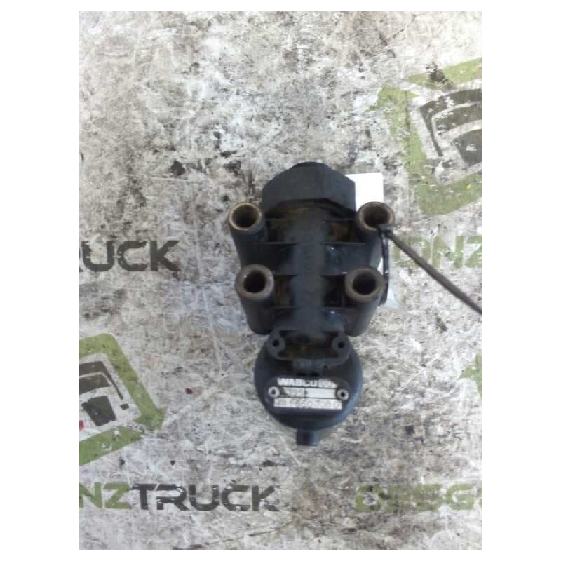 Recambio de valvula aire para scania serie 4 (p/r 144 l) fsa 530 (4x2) e2 corto cr 13 / 14 b referencia OEM IAM 4410500080 WABCO - Blanco