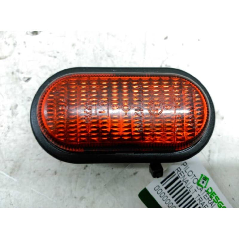 Recambio de piloto lateral derecho para renault trafic combi (ab 4.01) passenger authentique combi corto referencia OEM IAM 8200 - Blanco