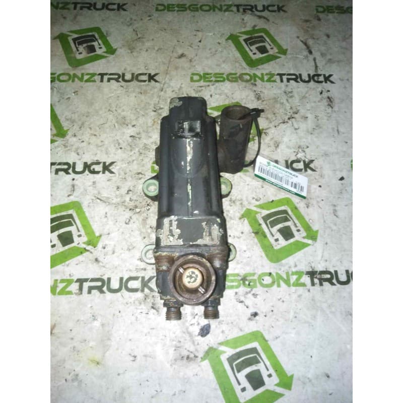 Recambio de bomba elevacion cabina para man m 90 24.232 - 24.272 referencia OEM IAM 6059 ID2088814 81417236114 - Blanco