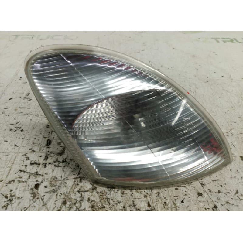 Recambio de piloto delantero izquierdo para renault megane i berlina hatchback (ba0) 1.9 dt alize referencia OEM IAM 7700831466