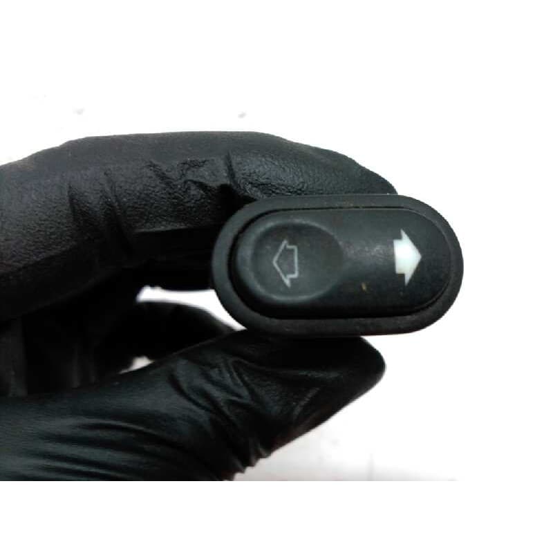 Recambio de mando elevalunas delantero izquierdo para ford scorpio berl./turnier referencia OEM IAM 14529AA 03160000 - Negro