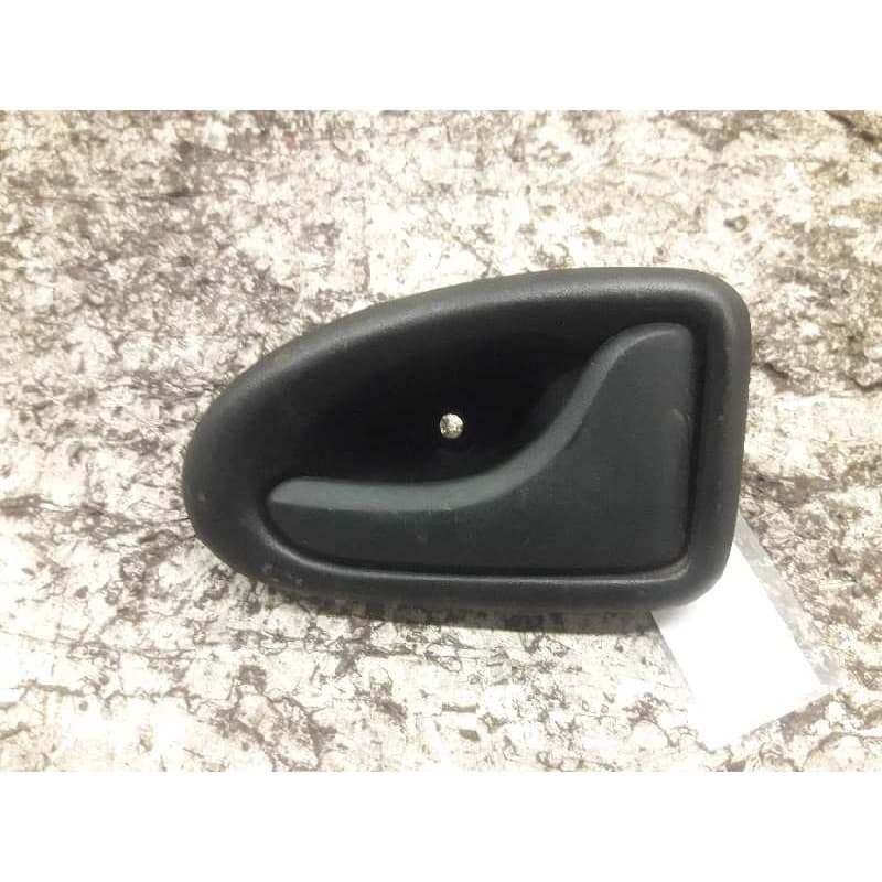 Recambio de maneta interior trasera derecha para renault megane i berlina hatchback (ba0) 1.4e rl referencia OEM IAM 7700830079